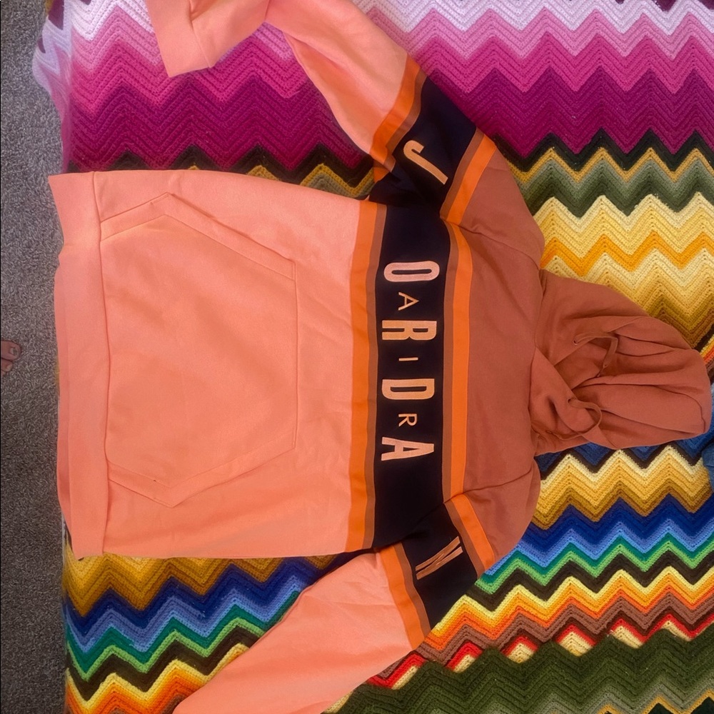 Men’s Jordan pull over sweatshirt. Size xxl. NWT